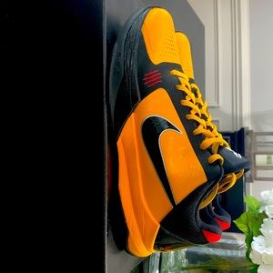 Kobe 5 protro Bruce lee